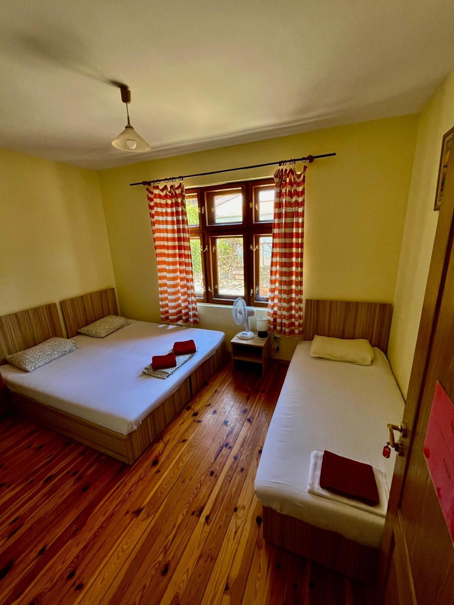 Hostel Mostel Weliko Tarnowo Exterior foto
